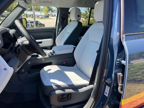 New 2025 Land Rover Defender 110 S image 11