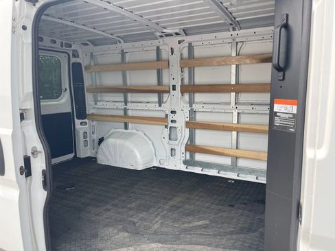 Used 2025 RAM ProMaster 2500 w/ U-Haul Equipment Group FWD image 15