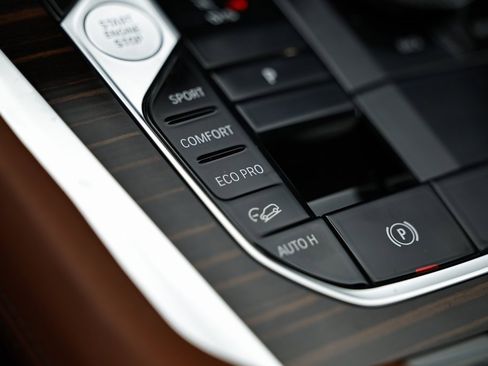 New 2026 BMW X6 xDrive40i w/ Climate Comfort Package image 42