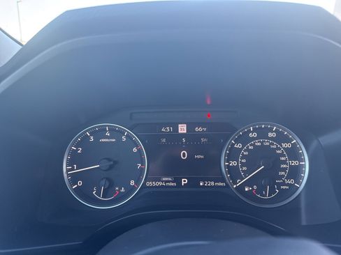 Used 2024 Mitsubishi Outlander SE image 11