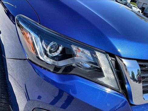 Used 2019 Nissan Pathfinder SL AWD/4WD image 31