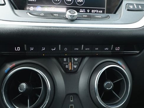 Used 2020 Chevrolet Blazer LT FWD image 17