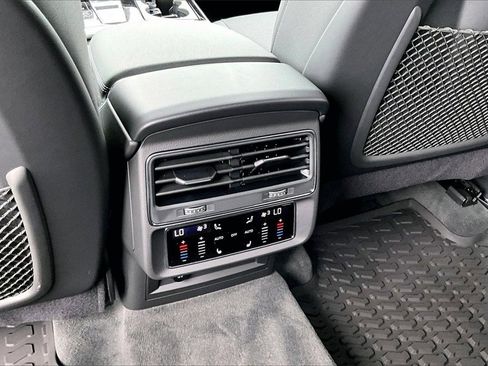 New 2026 Audi Q8 Premium Plus image 18