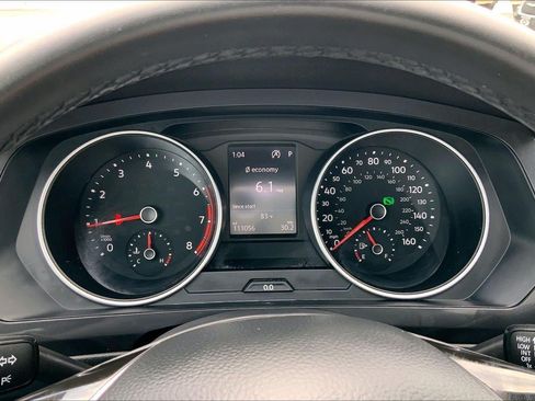Used 2020 Volkswagen Tiguan SE FWD image 18