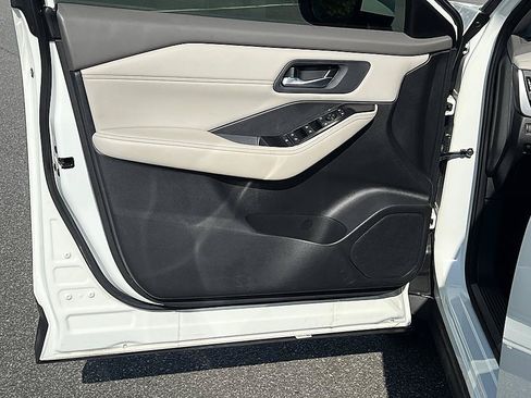 Certified 2023 Nissan Rogue SV w/ SV Premium B Package FWD image 20