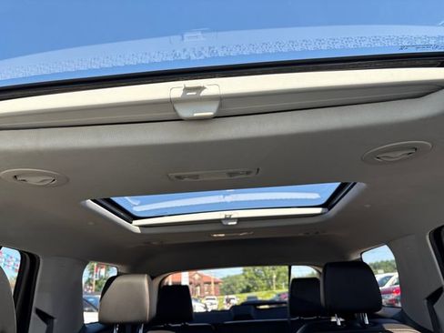 Used 2020 Chevrolet Traverse Premier w/ Redline Edition AWD/4WD image 13