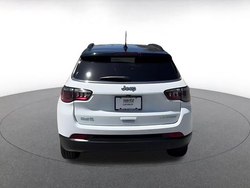 Used 2025 Jeep Compass Limited AWD/4WD image 12