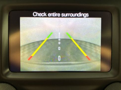 Used 2018 Jeep Compass Latitude FWD image 16