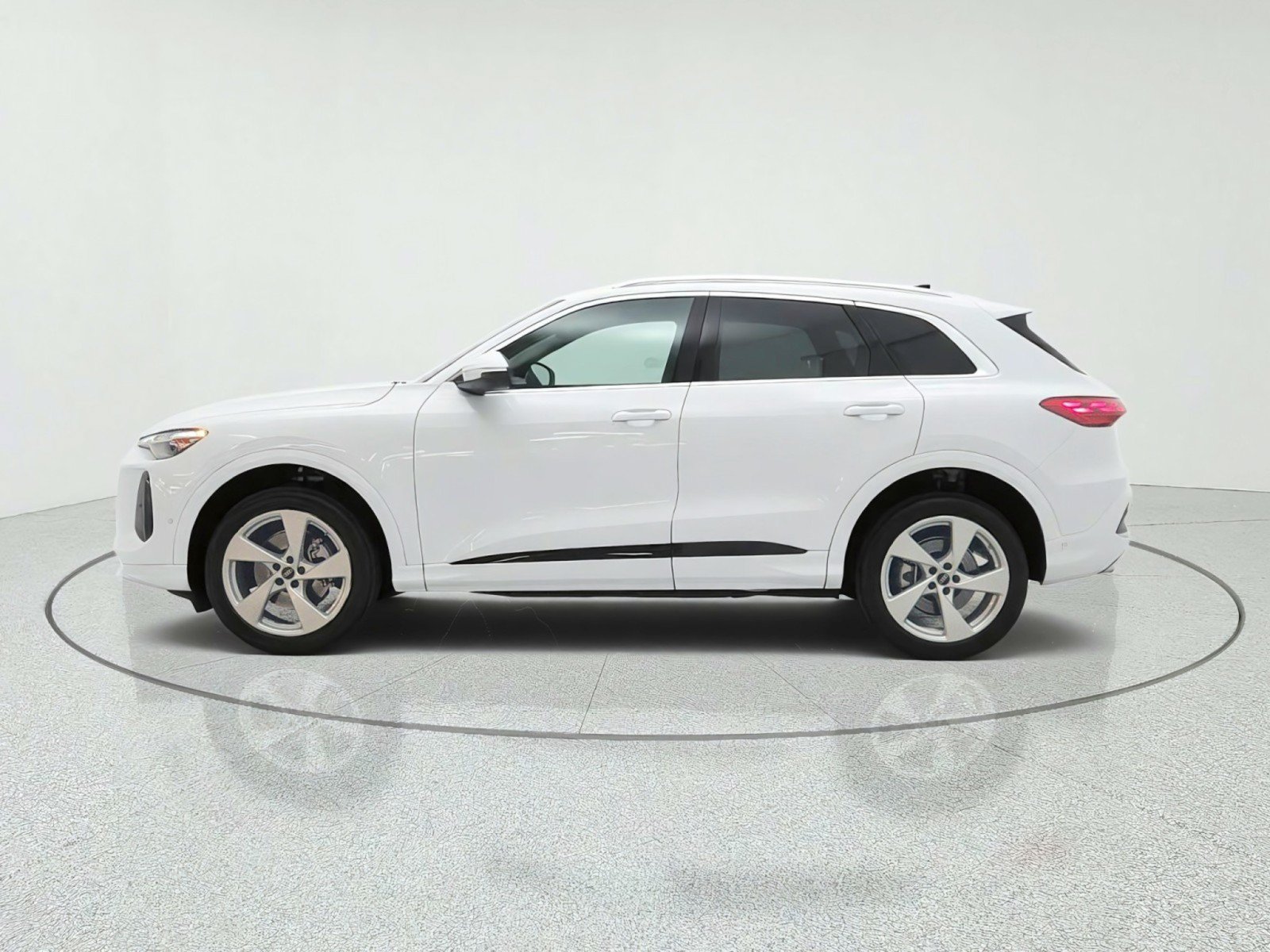 Used 2025 Audi Q5 Premium Plus AWD/4WD image 8