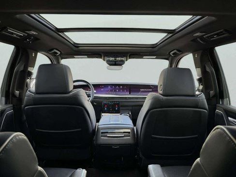 Used 2025 Cadillac Escalade ESV Sport w/ Touring Package AWD/4WD image 41
