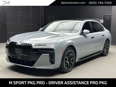 Used 2025 BMW i7 xDrive60 AWD/4WD image 1