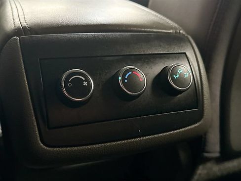 Used 2010 Chevrolet Traverse LT w/ Personal Connectivity Package FWD image 23