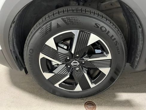 Used 2025 Nissan Kicks SV AWD/4WD image 28