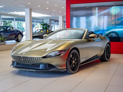 Used 2024 Ferrari Roma Spider image 4