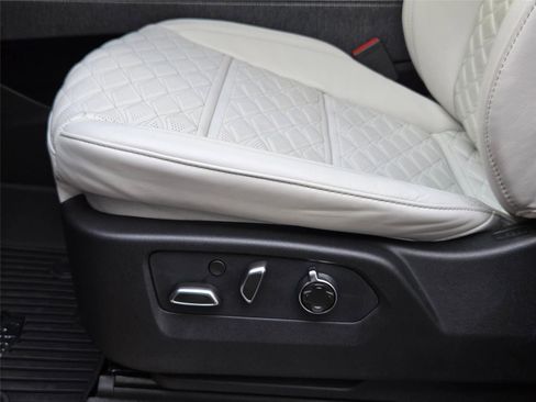 New 2026 Cadillac Escalade Platinum Sport w/ LPO, ONYX Package AWD/4WD image 30