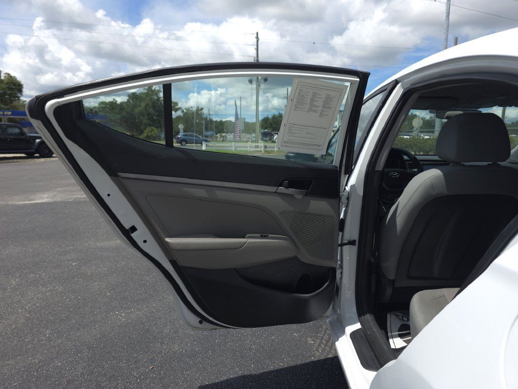 Used 2017 Hyundai Elantra SE FWD image 11