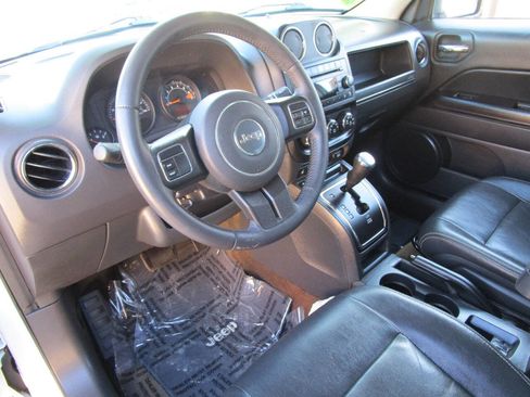 Used 2016 Jeep Patriot High Altitude image 10