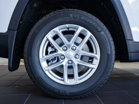 New 2026 Jeep Grand Cherokee L Laredo AWD/4WD image 20