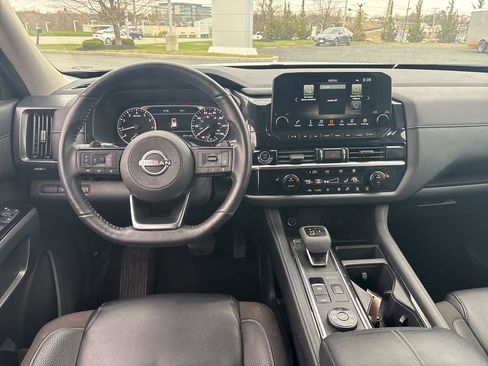 Used 2023 Nissan Pathfinder SL AWD/4WD image 25