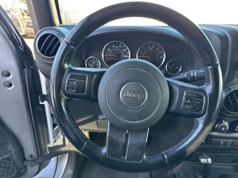 Used 2018 Jeep Wrangler Unlimited Sport S image 9