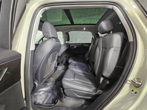 Used 2022 Audi Q7 3.0T Premium Plus w/ Premium Plus Package image 19