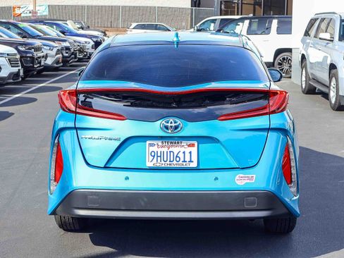 Used 2018 Toyota Prius Prime Advanced w/ Carpet Mat Package FWD image 20