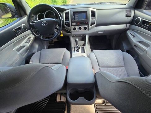 Used 2005 Toyota Tacoma 4x4 Double Cab image 12