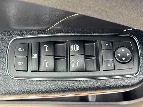 Used 2014 Dodge Charger R/T RWD image 17
