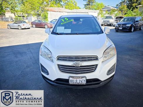 Used 2015 Chevrolet Trax LS w/ LPO, Cargo Package image 3