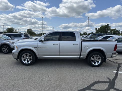 Used 2011 RAM 1500 Laramie AWD/4WD image 2
