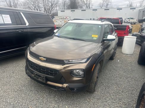 Used 2022 Chevrolet TrailBlazer ACTIV w/ Sun and Liftgate Package image 3
