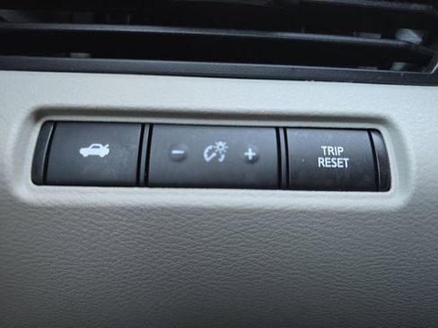 Used 2024 Nissan Altima 2.5 SV image 10