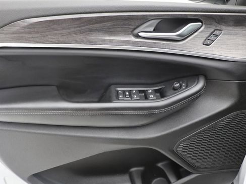 Used 2024 Jeep Grand Cherokee L Limited w/ Luxury Tech Group II image 14