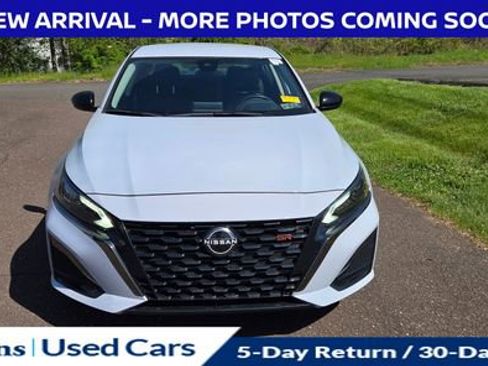 Used 2024 Nissan Altima 2.5 SR FWD image 2