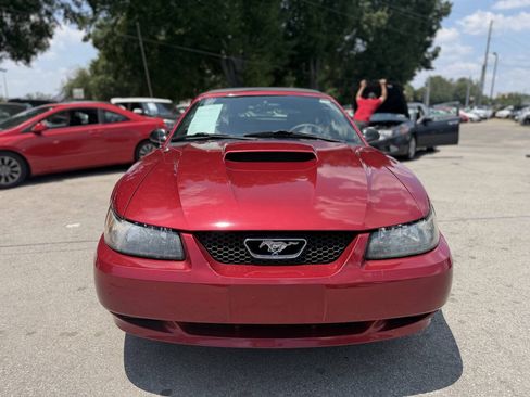 Used 2004 Ford Mustang Convertible RWD image 3