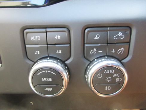 New 2026 GMC Sierra 2500 AT4 w/ AT4 Premium Plus Package AWD/4WD image 18