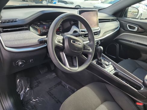 Used 2023 Jeep Compass Sport image 18