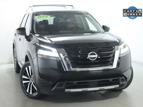 Certified 2024 Nissan Pathfinder Platinum AWD/4WD image 3