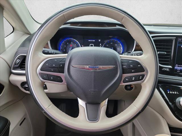 Used 2021 Chrysler Pacifica Limited w/ Uconnect Theater Family Group AWD/4WD image 16