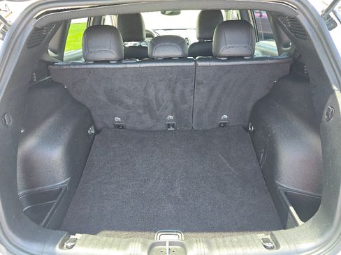 Used 2021 Jeep Compass Latitude w/ Driver Assistance Group FWD image 12