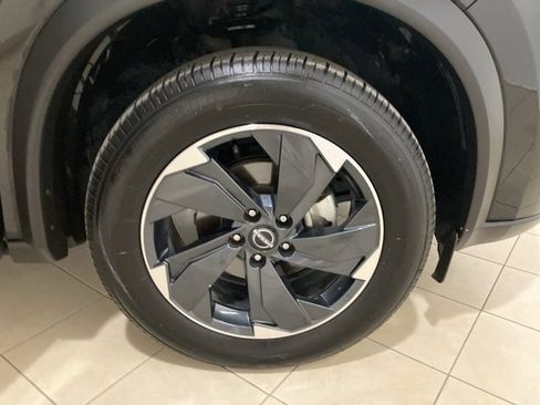 Used 2024 Nissan Rogue SV image 28