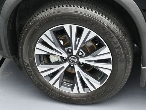 Used 2023 Nissan Rogue SV image 7