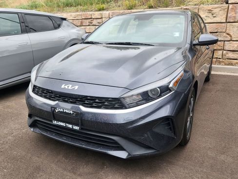 Used 2022 Kia Forte LXS FWD image 9