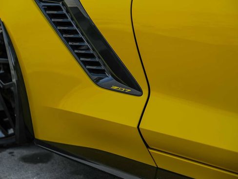 Used 2015 Chevrolet Corvette Z06 w/ 3LZ Preferred Equipment Group image 52