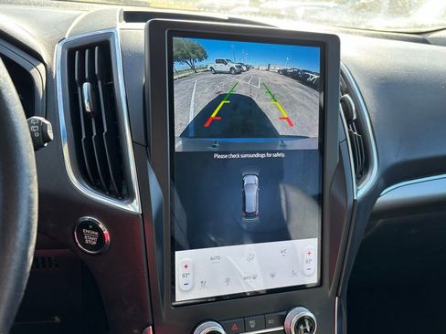 Used 2024 Ford Edge Titanium image 10