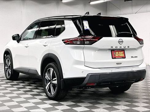 New 2025 Nissan Rogue SL w/ Tech Package AWD/4WD image 3