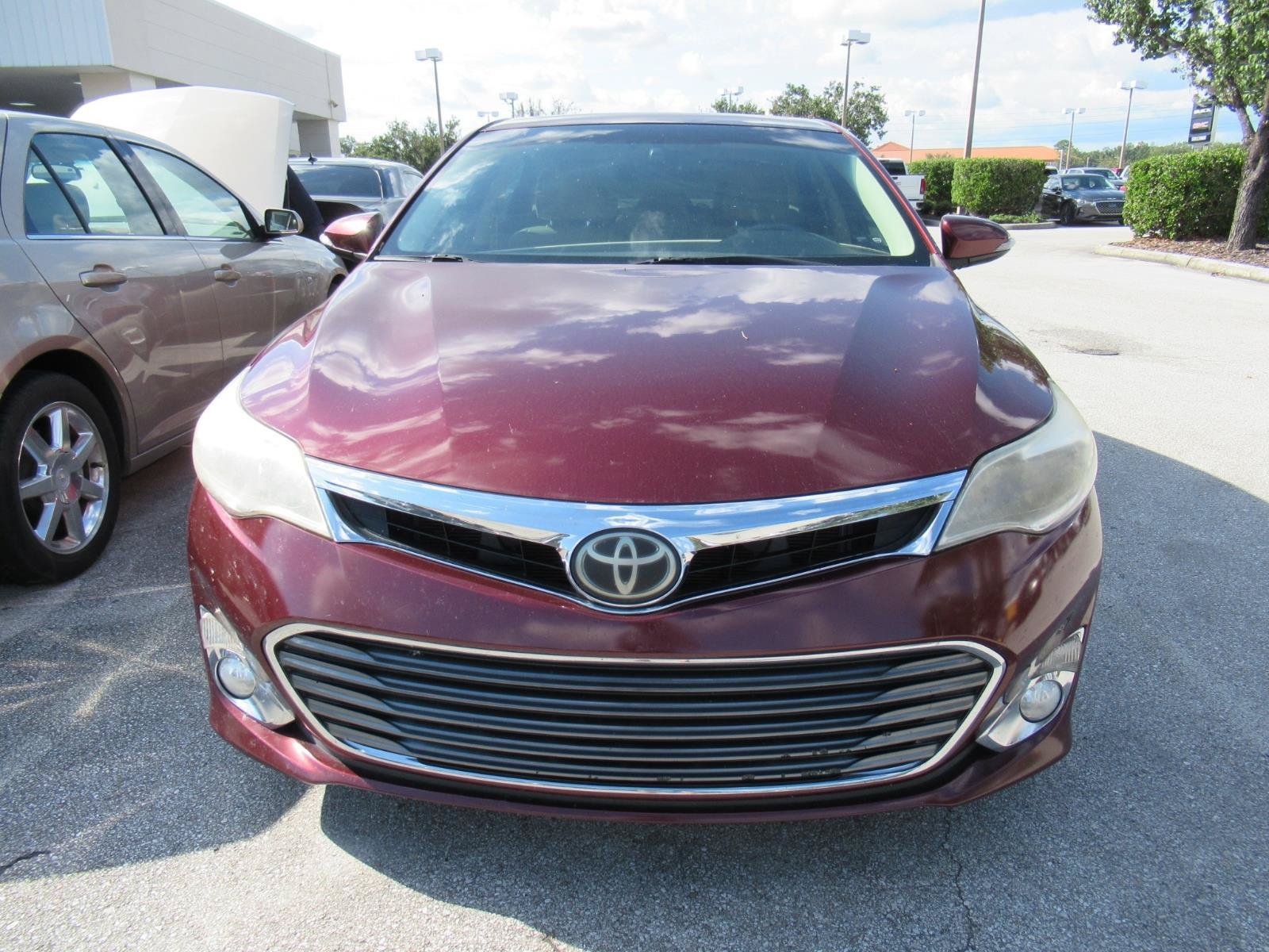 Used 2015 Toyota Avalon Limited w/ Technology Package FWD image 2