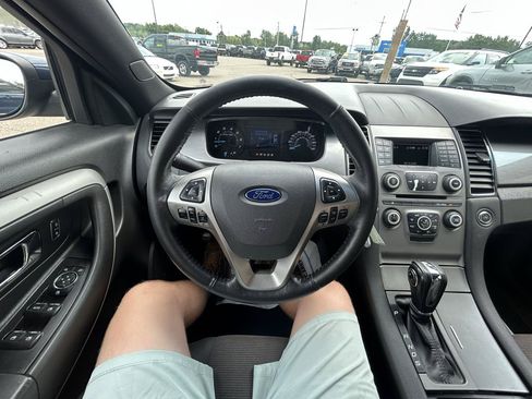 Used 2016 Ford Taurus SEL FWD image 28