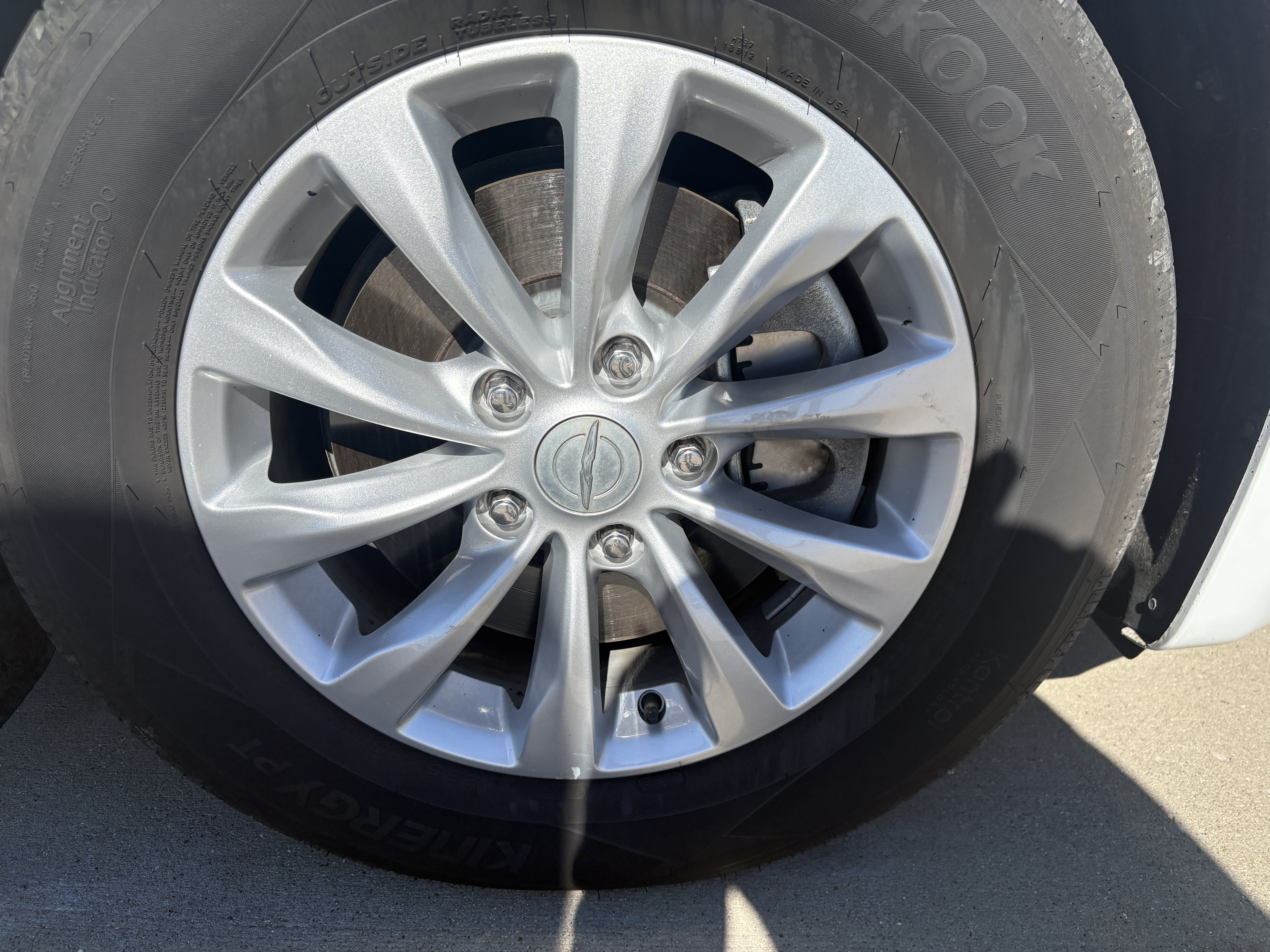 Used 2017 Chrysler Pacifica Touring-L FWD image 17