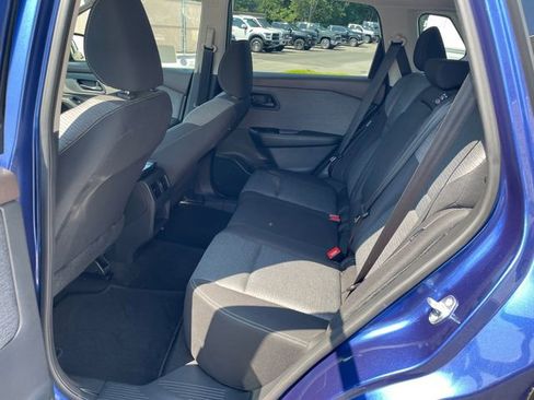 Used 2022 Nissan Rogue S image 17